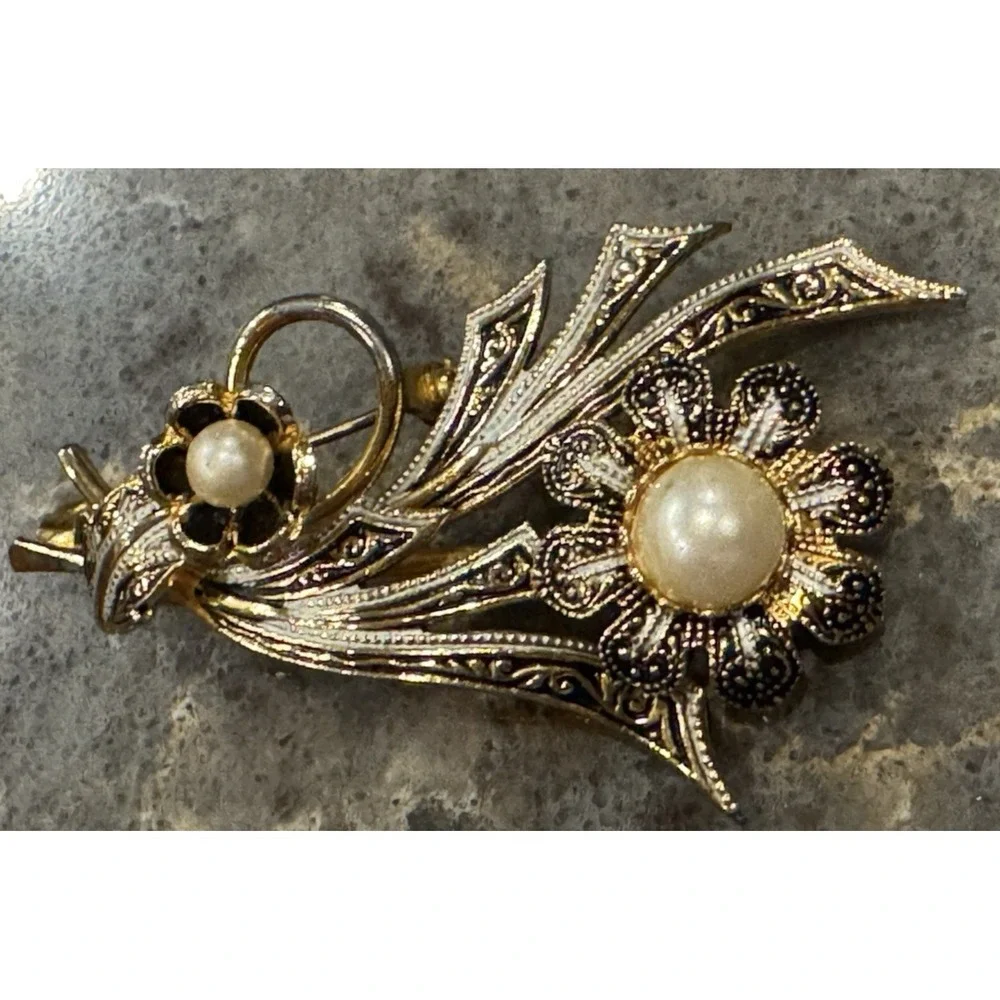 The Unbranded Brand elegant vintage